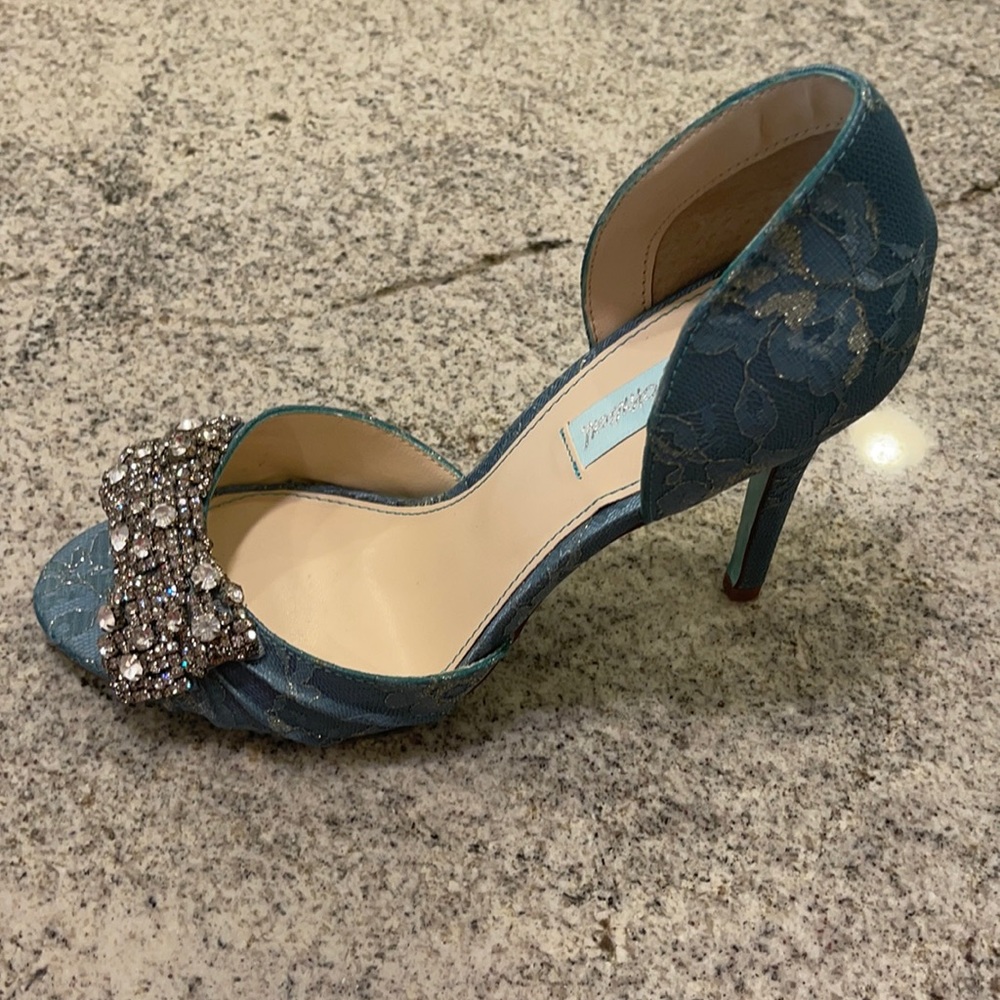 Betsey Johnson blue heel